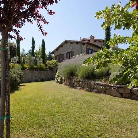 Villa Casale Delle Lavande 10, Emma Todi