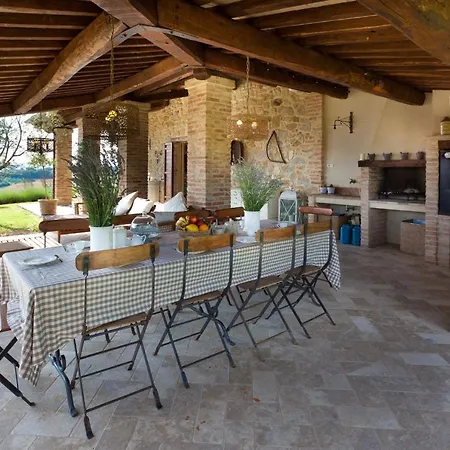 Villa Casale Delle Lavande 10, Emma Todi