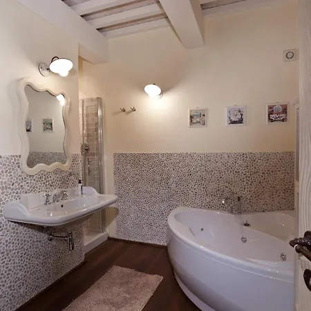 Casale Delle Lavande 10, Emma Villa Todi