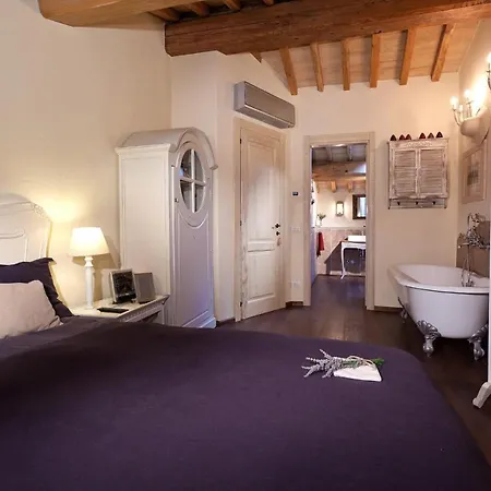 Casale Delle Lavande 10, Emma Villa *