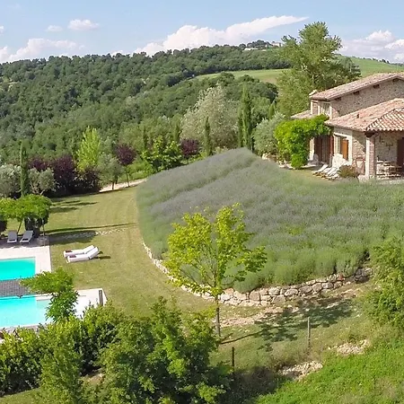 Casale Delle Lavande 10, Emma Todi